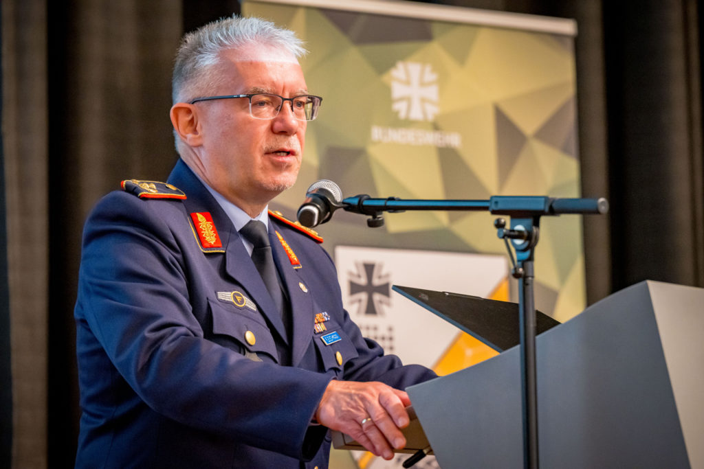 Welcome speech by Brigadier General Armin Fleischmann, Chairman of AFCEA Bonn e. V., to an expert audience at the Bonn IT Dialogue.
